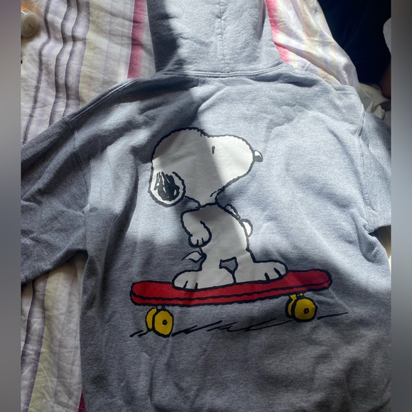 Grey snoopy hoodie -WINNERS - Picture 1 of 2